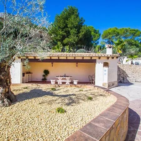 Moskoa - Plusholidays * Κάλπε